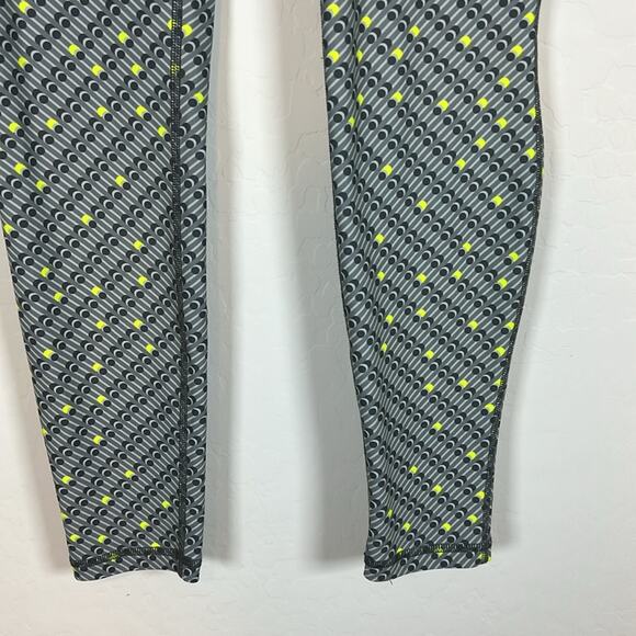 Luna Jai Geometric Leggings Size XS Womens
Cropped Gray Neon Yellow Activewear - Picture 3 of 6